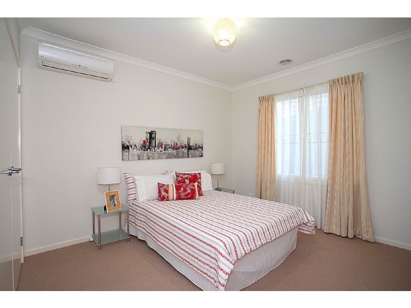 33 Grosvenor Crescent, Derrimut VIC 3030