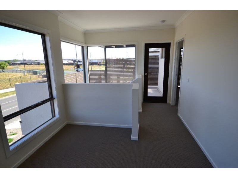 1/100 Capesthorne Drive, Derrimut VIC 3030