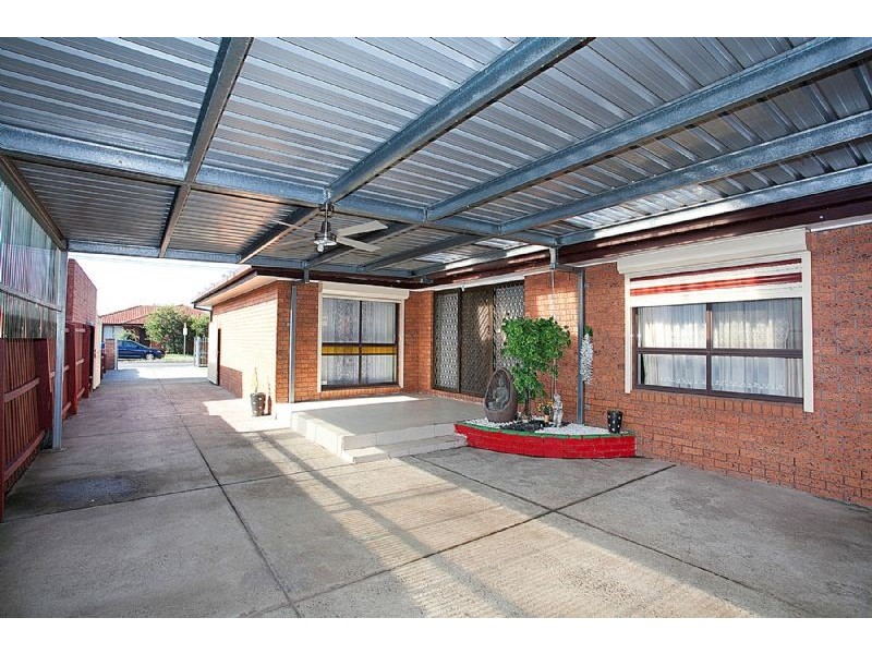 71 Quinn Street, Deer Park VIC 3023