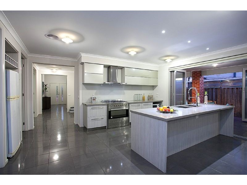 5 St Andrews Drive, Deer Park VIC 3023