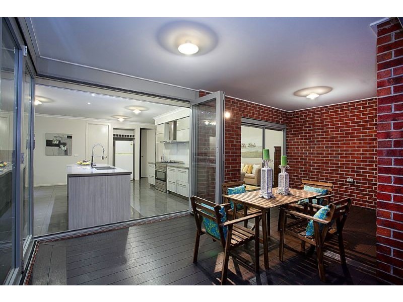 5 St Andrews Drive, Deer Park VIC 3023