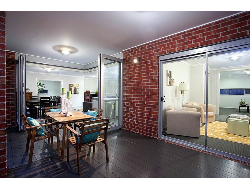 5 St Andrews Drive, Deer Park VIC 3023