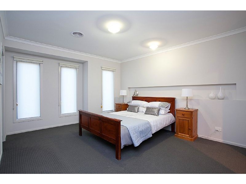 5 St Andrews Drive, Deer Park VIC 3023