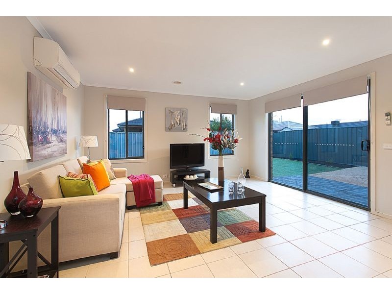 22 Howard Place, Deer Park VIC 3023