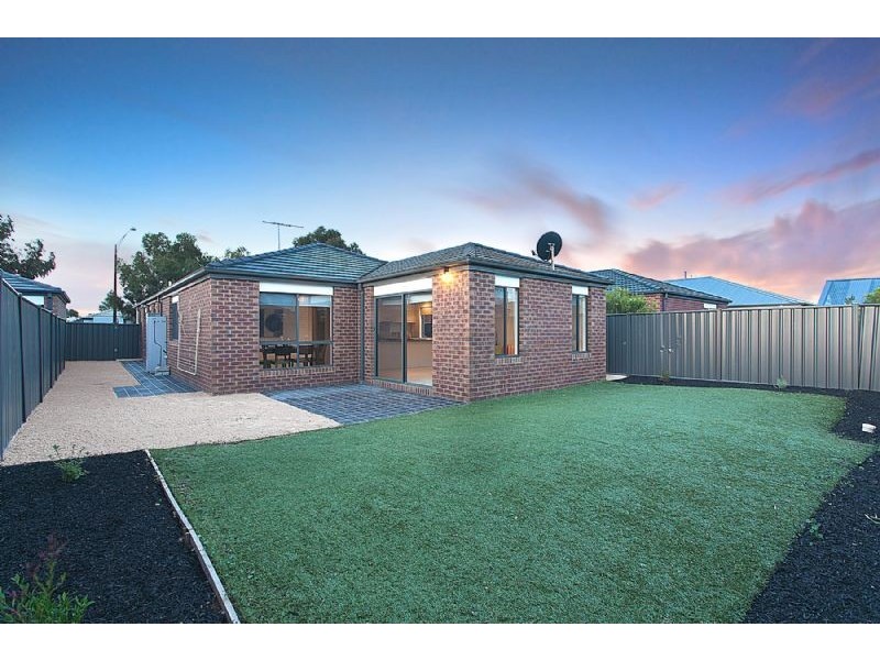 22 Howard Place, Deer Park VIC 3023