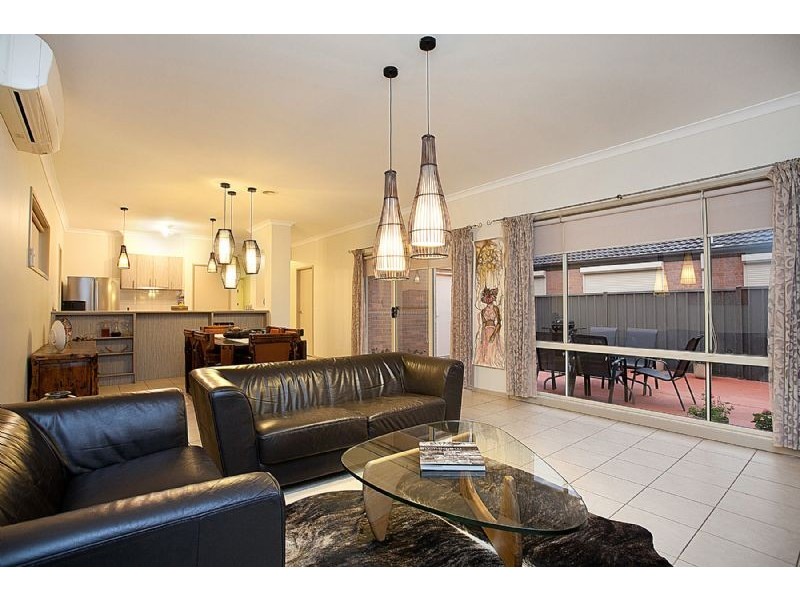 18 Hatfield Place, Deer Park VIC 3023