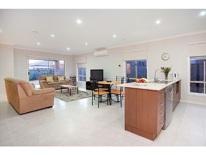 27 Upton Circle, Derrimut VIC 3030