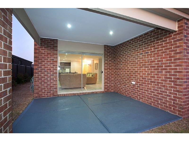 27 Upton Circle, Derrimut VIC 3030