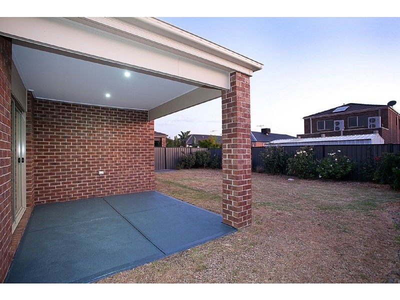 27 Upton Circle, Derrimut VIC 3030