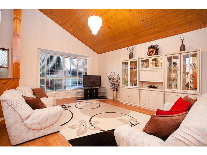 68 Lake Boga Avenue, Deer Park VIC 3023