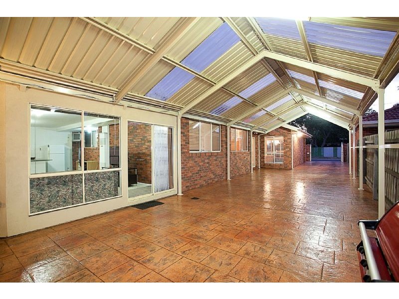 68 Lake Boga Avenue, Deer Park VIC 3023