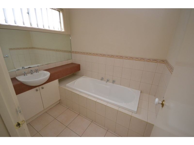 5 Gosford Gardens, Derrimut VIC 3030