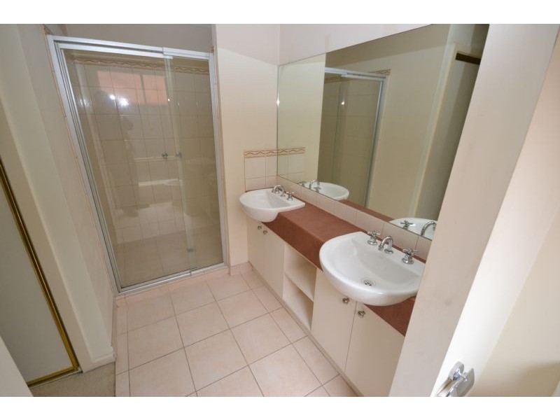 5 Gosford Gardens, Derrimut VIC 3030