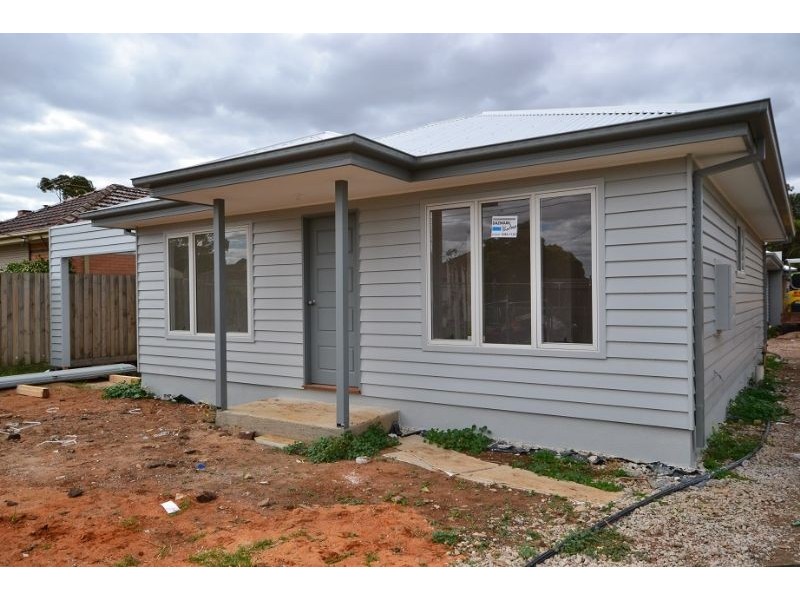 3/10 Lloyd Street, Deer Park VIC 3023