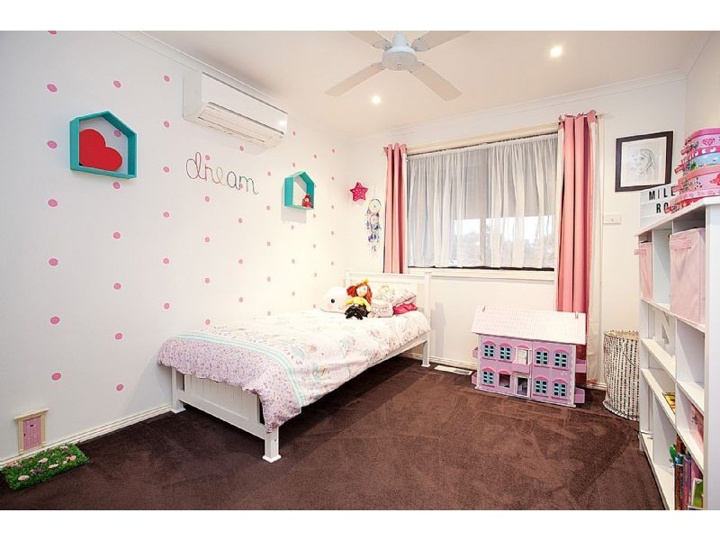 5 Abercairn Court, Deer Park VIC 3023