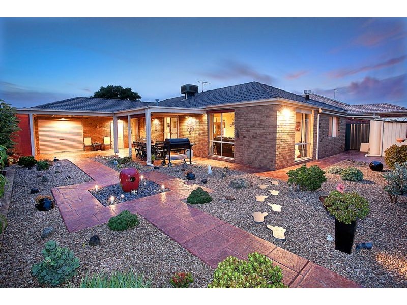 18 Hammerwood Avenue, Derrimut VIC 3030