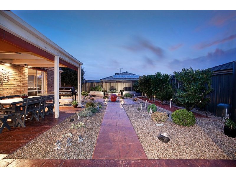 18 Hammerwood Avenue, Derrimut VIC 3030