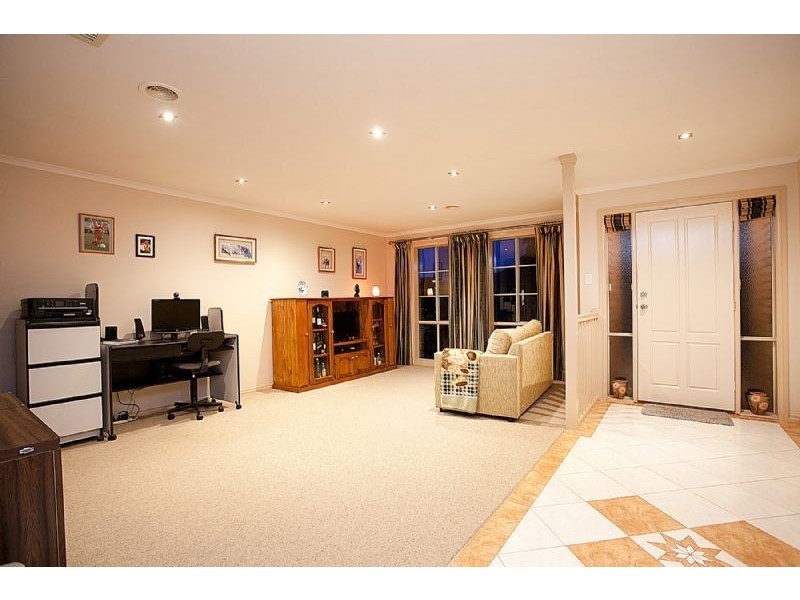 18 Hammerwood Avenue, Derrimut VIC 3030