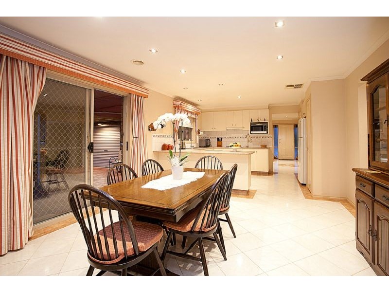 18 Hammerwood Avenue, Derrimut VIC 3030