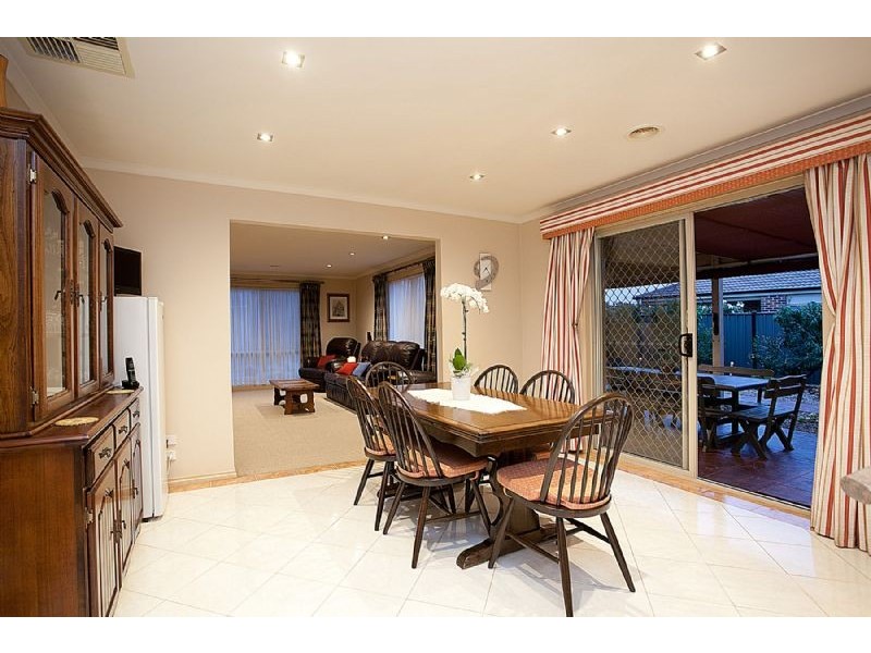 18 Hammerwood Avenue, Derrimut VIC 3030