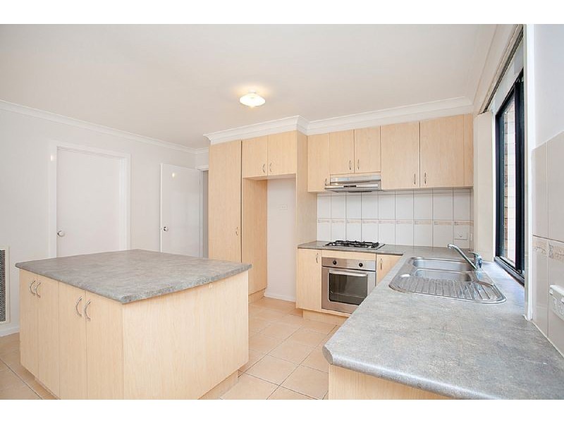 8 Gosford Gardens, Derrimut VIC 3030