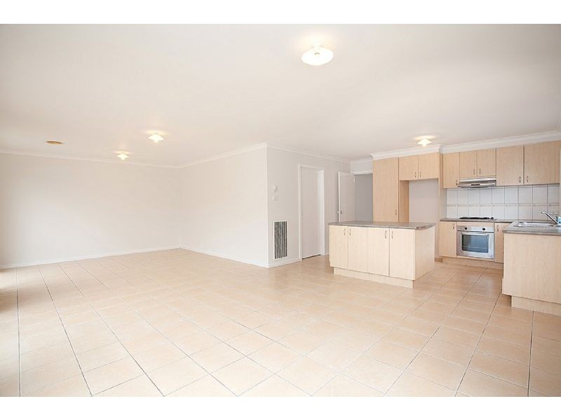 8 Gosford Gardens, Derrimut VIC 3030