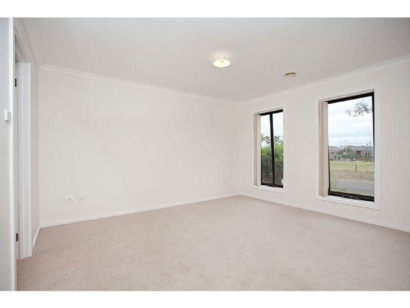 8 Gosford Gardens, Derrimut VIC 3030