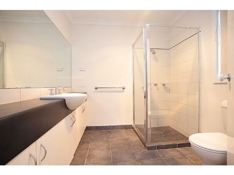 8 Gosford Gardens, Derrimut VIC 3030