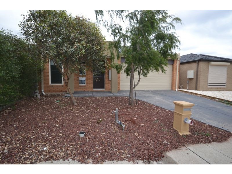 20 Duncombe Parkway, Deer Park VIC 3023