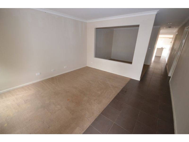 20 Duncombe Parkway, Deer Park VIC 3023