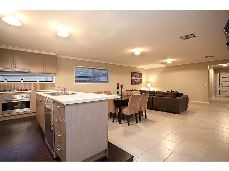 11 Inverness Avenue, Derrimut VIC 3030