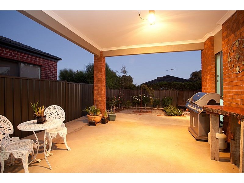 9 Longfield Way, Deer Park VIC 3023