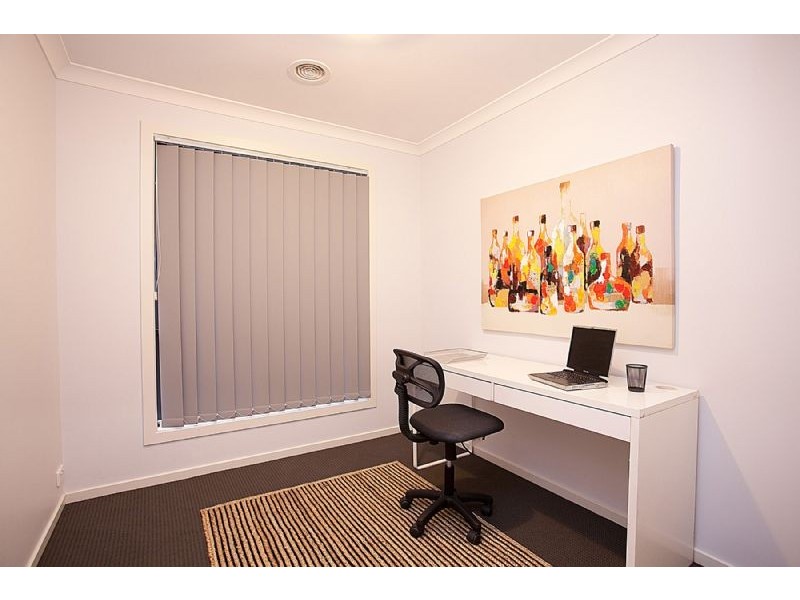 21 Jonah Parade, Deer Park VIC 3023