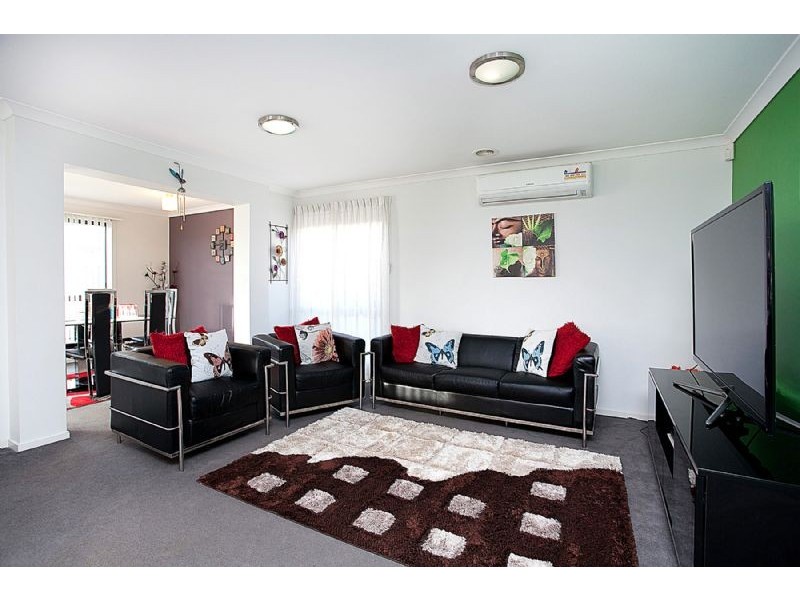 36 Erin Square, Deer Park VIC 3023