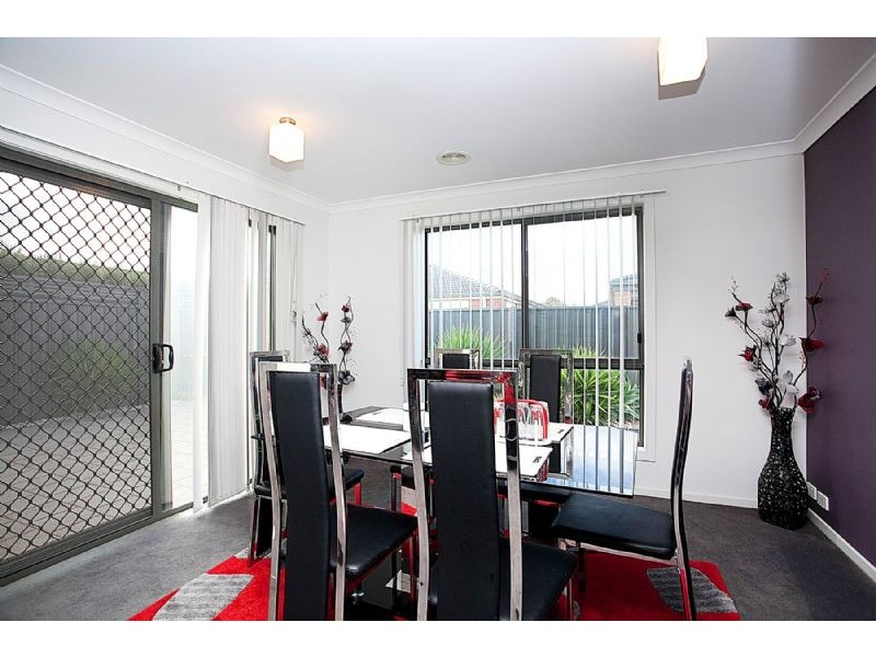 36 Erin Square, Deer Park VIC 3023