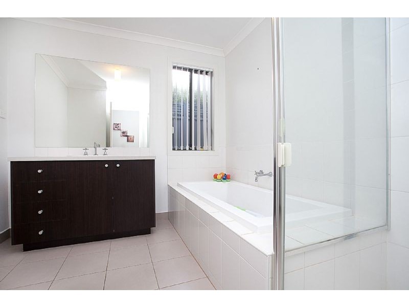 36 Erin Square, Deer Park VIC 3023