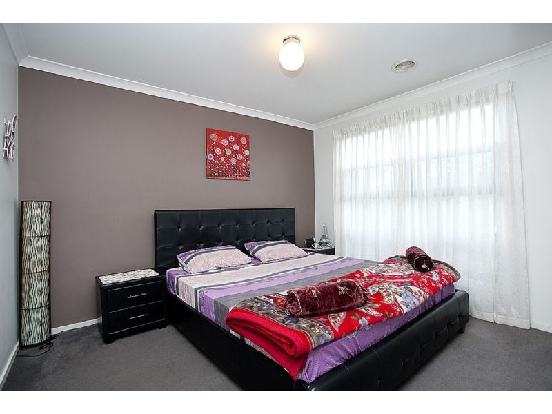 36 Erin Square, Deer Park VIC 3023