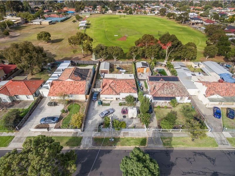 19 Dumfries Street, Deer Park VIC 3023