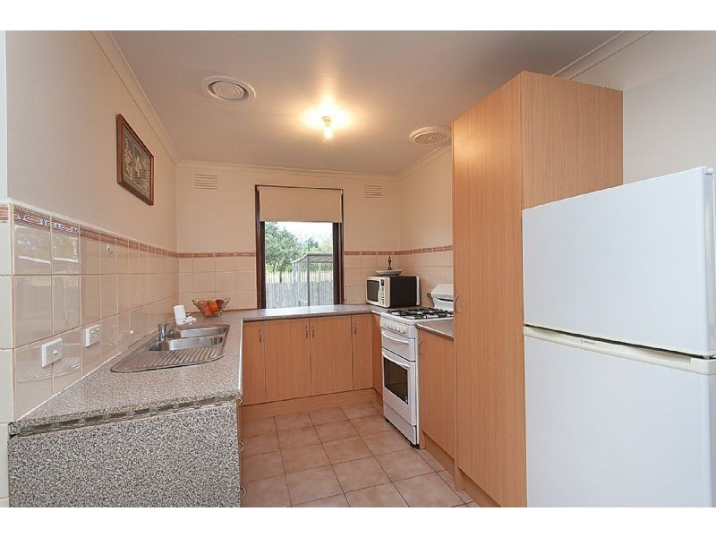 17 Angelique Grove, Albanvale VIC 3021