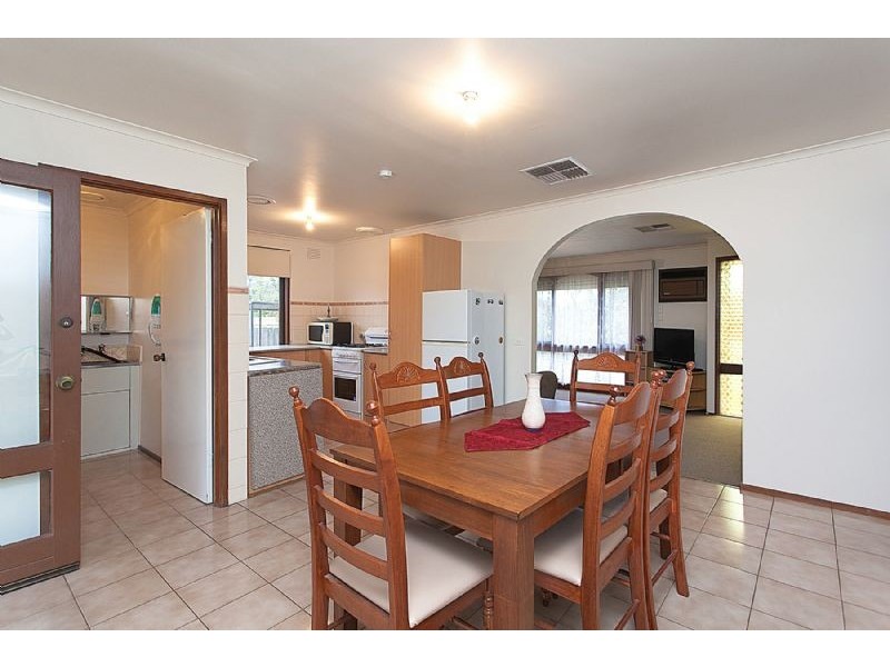 17 Angelique Grove, Albanvale VIC 3021