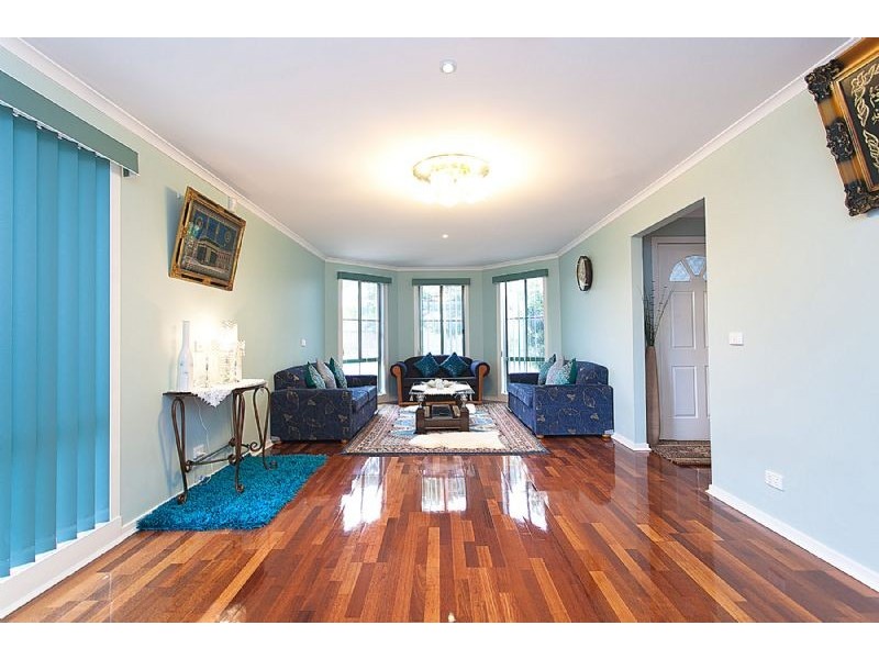 119 Chisholm Drive, Caroline Springs VIC 3023