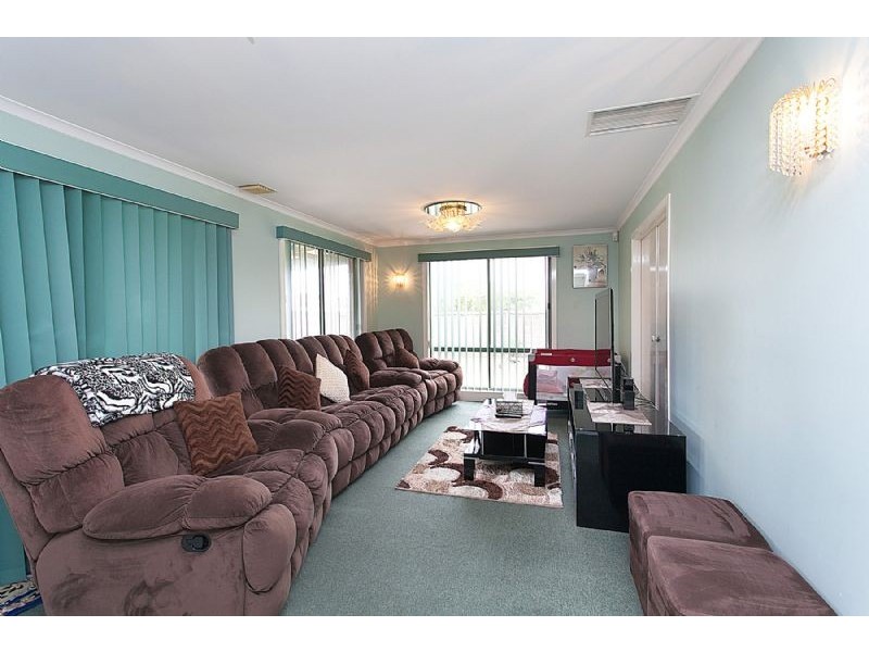 119 Chisholm Drive, Caroline Springs VIC 3023