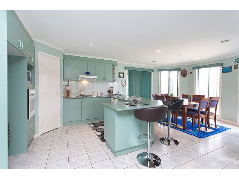 119 Chisholm Drive, Caroline Springs VIC 3023