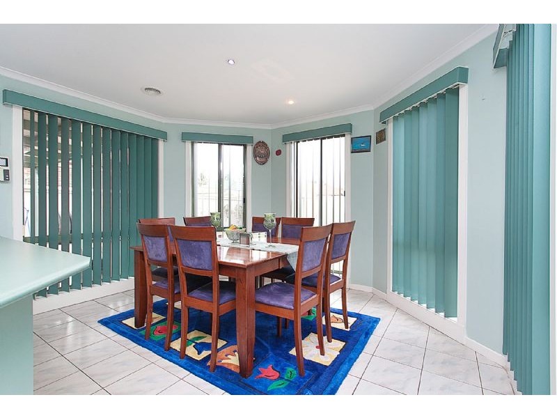 119 Chisholm Drive, Caroline Springs VIC 3023