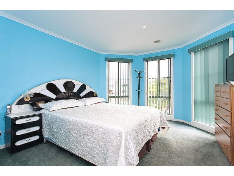 119 Chisholm Drive, Caroline Springs VIC 3023