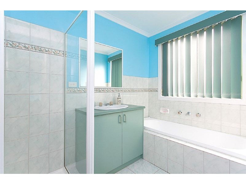 119 Chisholm Drive, Caroline Springs VIC 3023