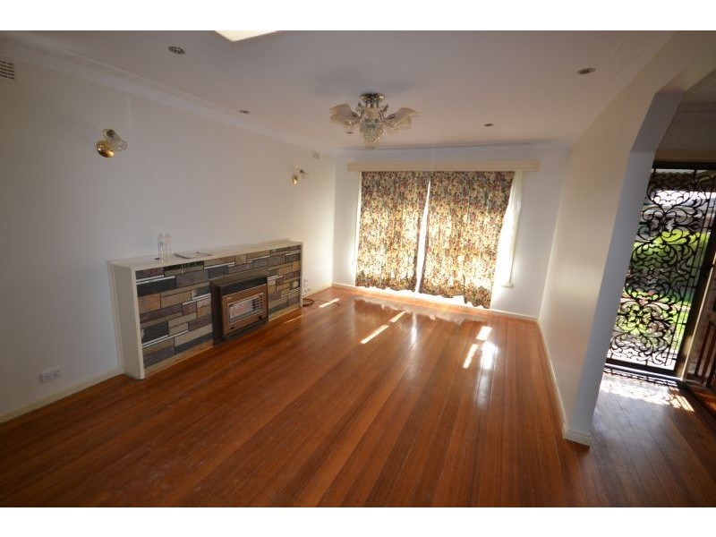 5 Mawson Ave, Deer Park VIC 3023