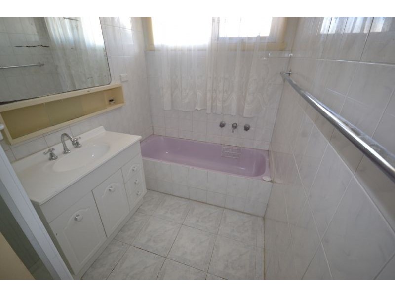 5 Mawson Ave, Deer Park VIC 3023
