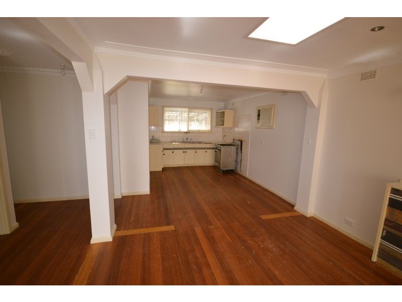 5 Mawson Ave, Deer Park VIC 3023