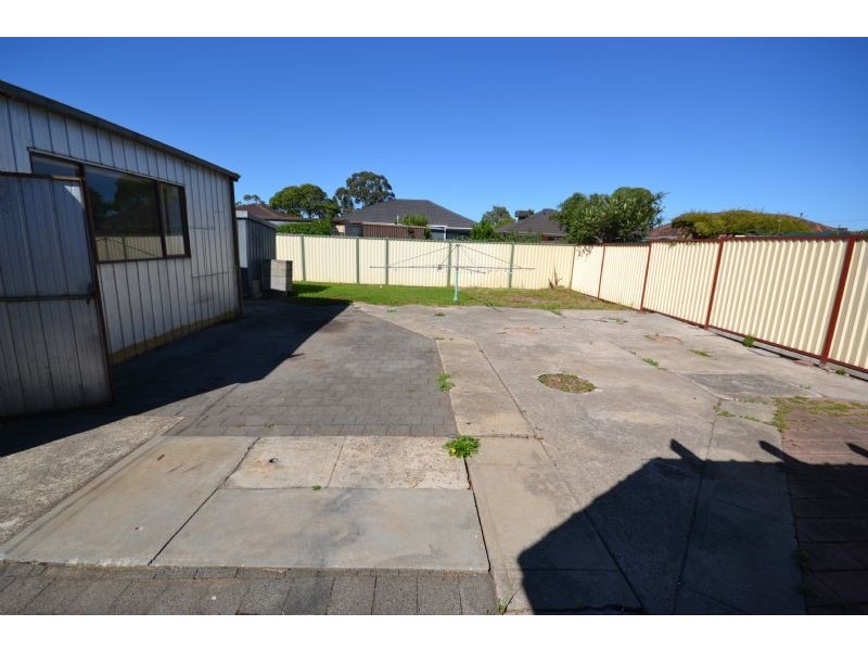 5 Mawson Ave, Deer Park VIC 3023